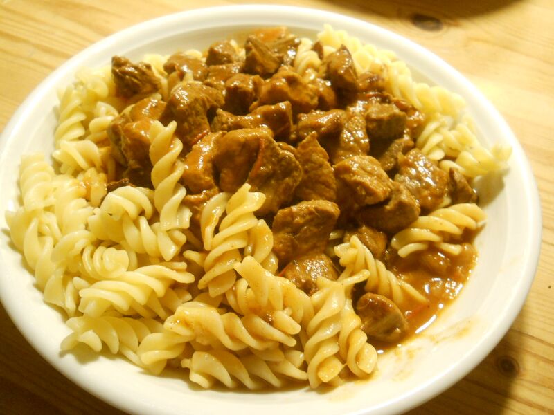 Datei:Gulasch.jpg