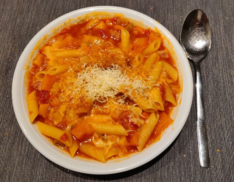 Datei:TomKürbissuppe.jpg