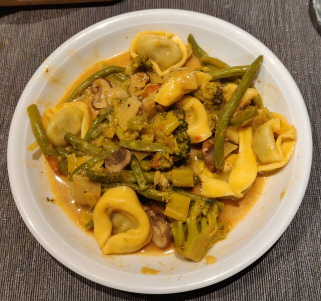 Datei:TortelliniPfanne.jpg
