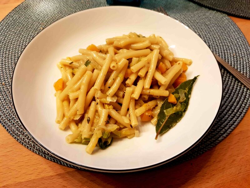 Datei:Kürbis Lorbeer.jpg